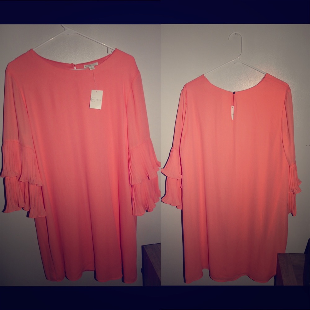 Wide sleeved pink dress